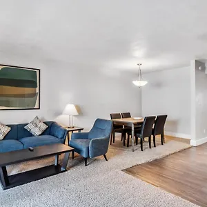 Modern 1br W Swimming Pool By Gia Apartment